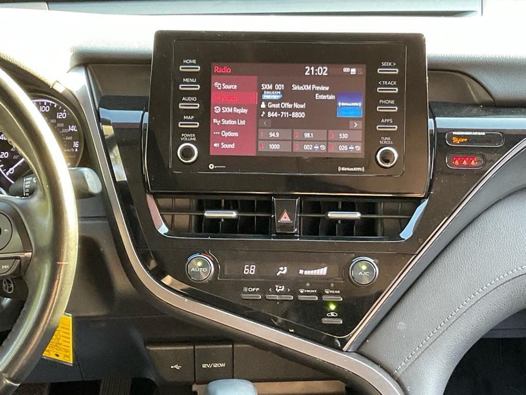 2021 Toyota Camry Image 21