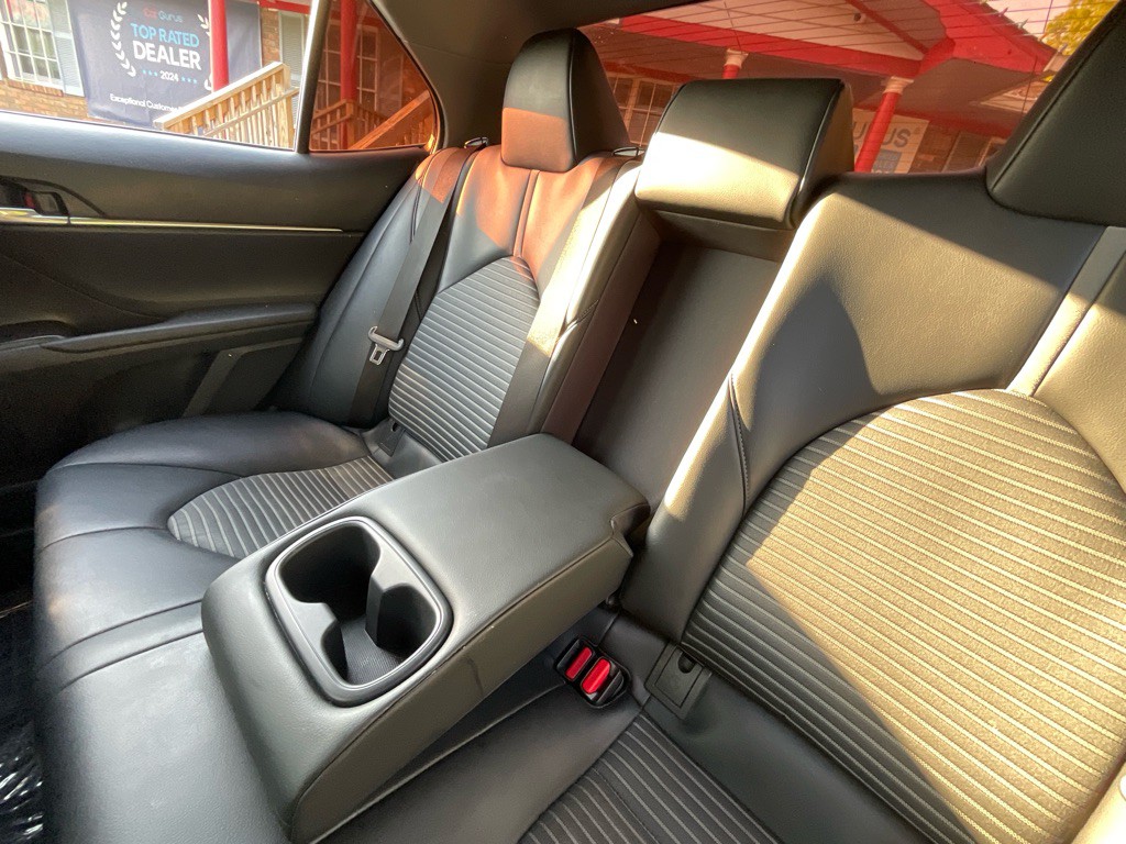 2021 Toyota Camry Image 32
