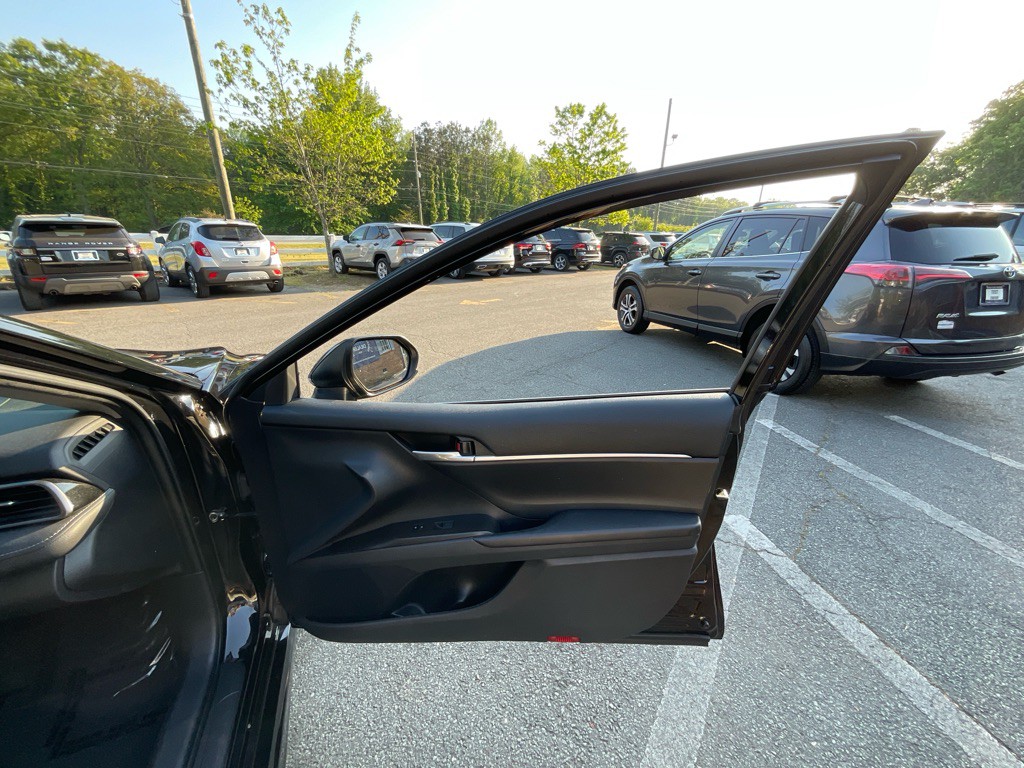 2021 Toyota Camry Image 40