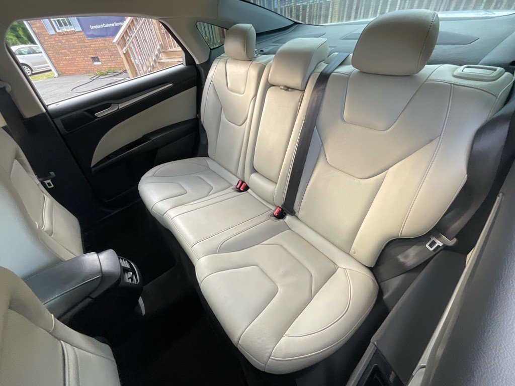 2015 Ford Fusion Image 25