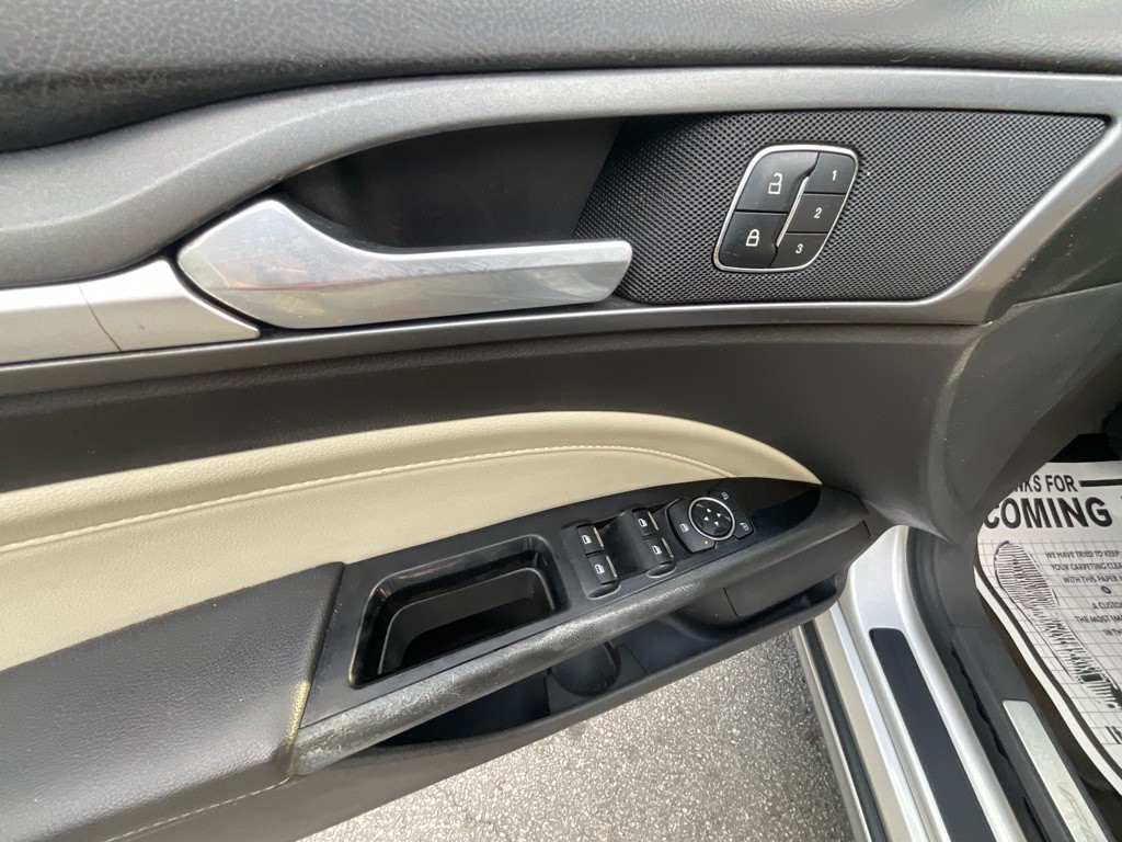 2015 Ford Fusion Image 34