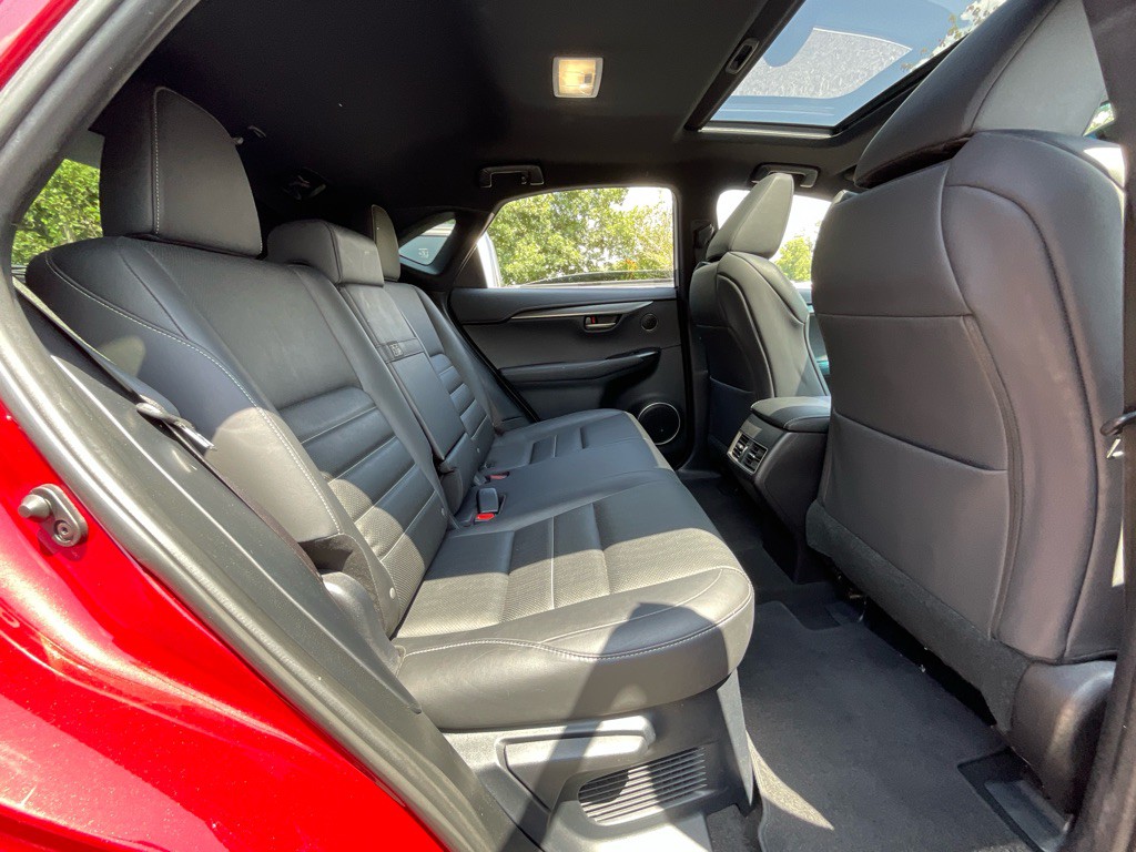 2016 Lexus NX 200t Image 32