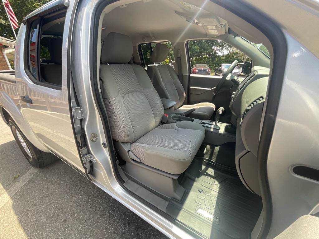 2019 Nissan Frontier Image 21