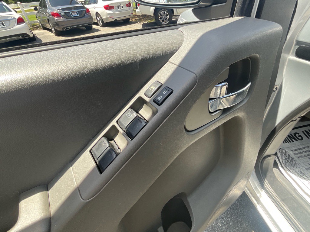 2019 Nissan Frontier Image 33