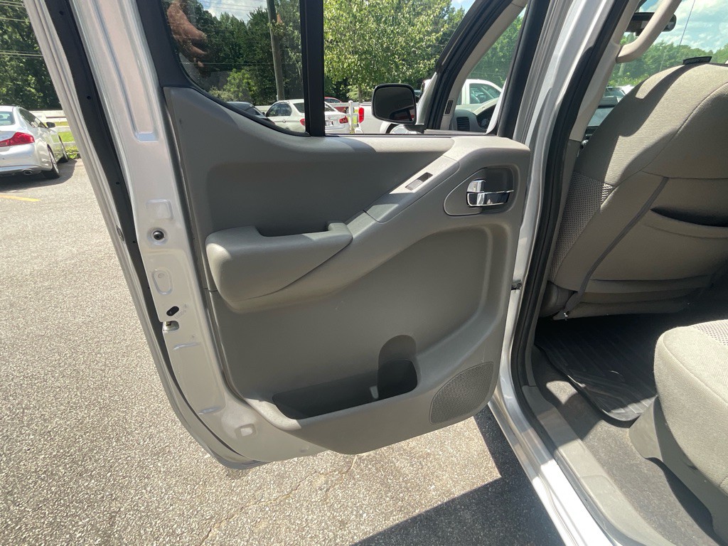 2019 Nissan Frontier Image 34