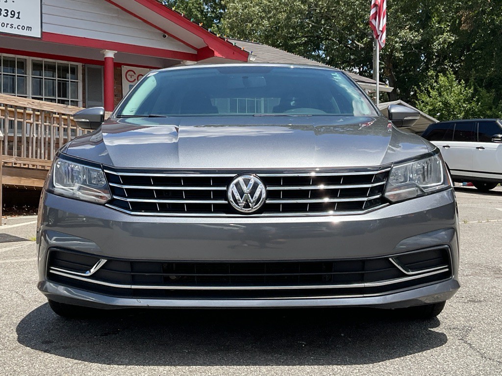 2019 Volkswagen Passat Image 2