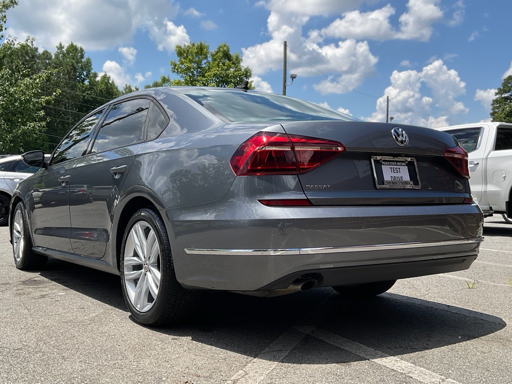 2019 Volkswagen Passat Image 7