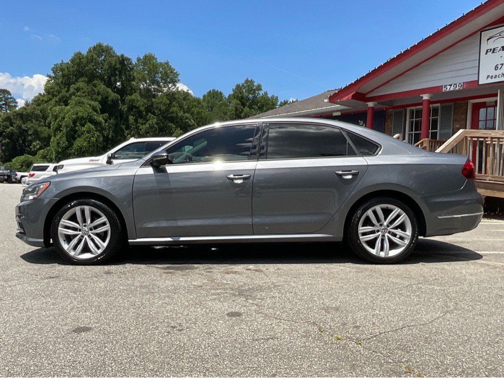 2019 Volkswagen Passat Image 8