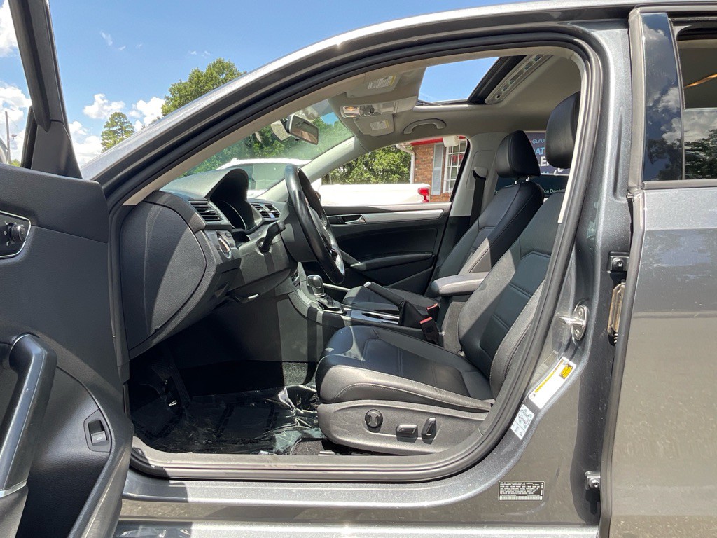 2019 Volkswagen Passat Image 12