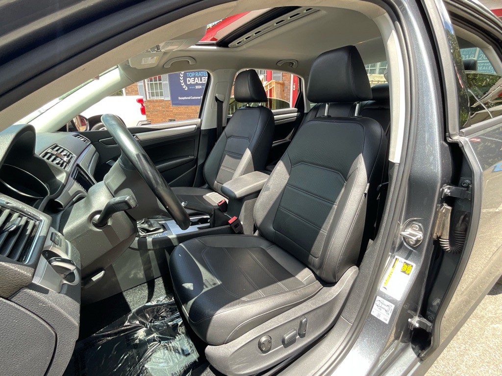 2019 Volkswagen Passat Image 13