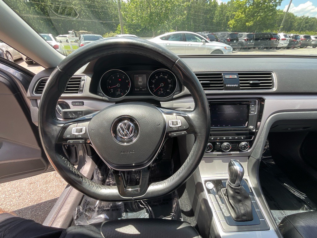 2019 Volkswagen Passat Image 15