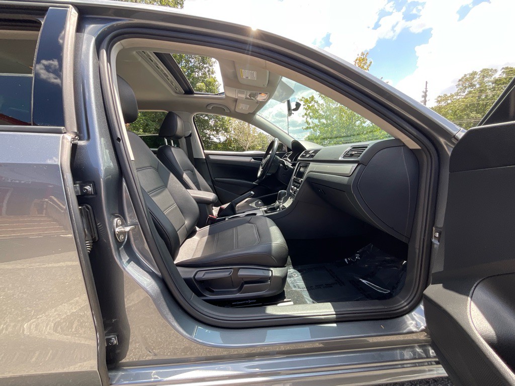 2019 Volkswagen Passat Image 22