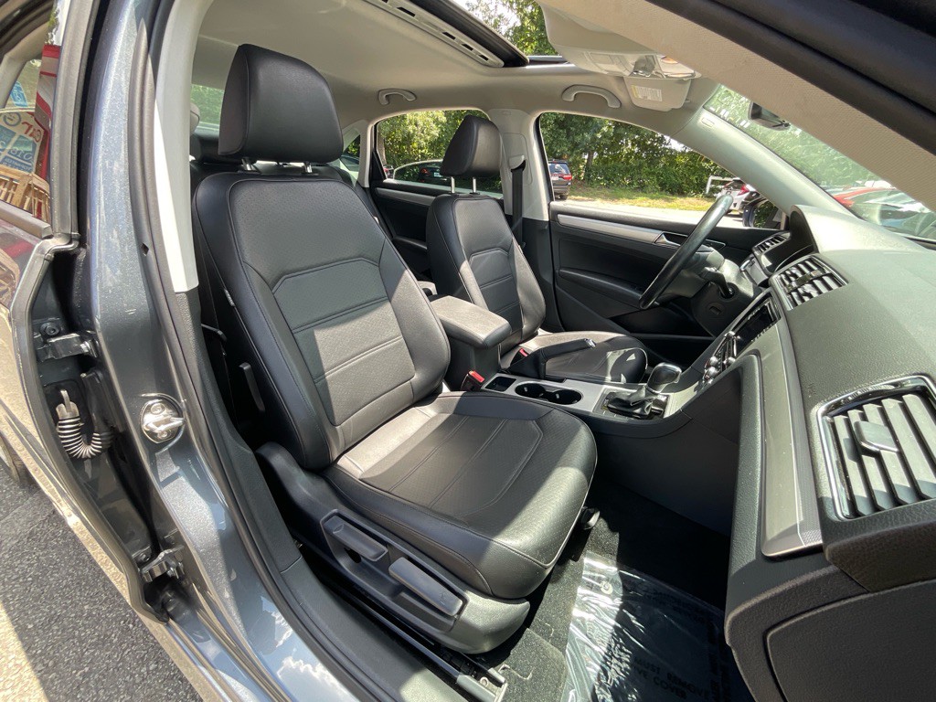 2019 Volkswagen Passat Image 23