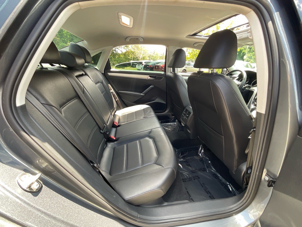 2019 Volkswagen Passat Image 30