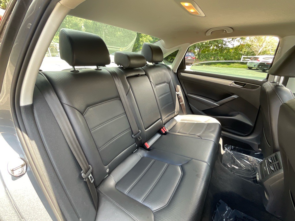 2019 Volkswagen Passat Image 31