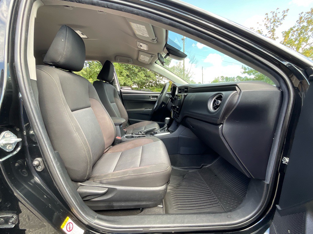 2018 Toyota Corolla Image 17