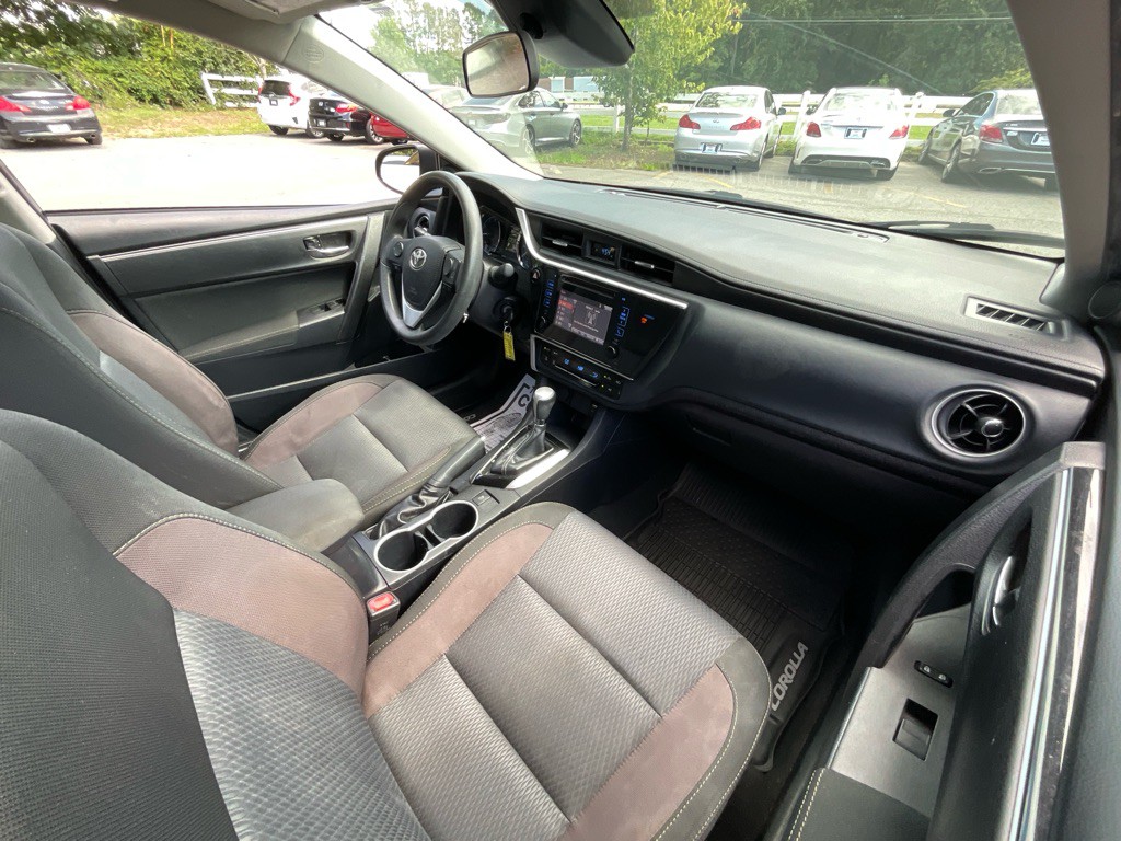 2018 Toyota Corolla Image 18