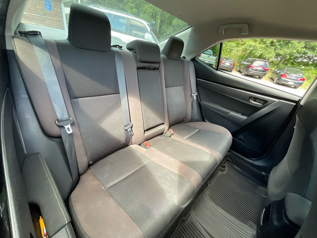 2018 Toyota Corolla Image 32