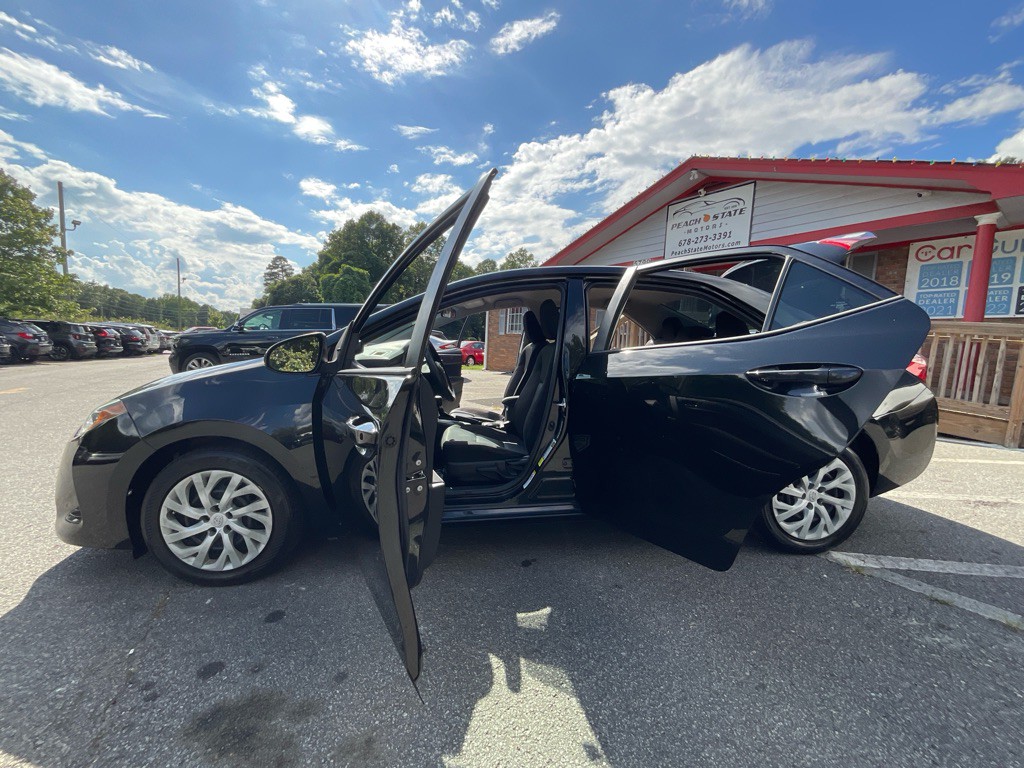 2018 Toyota Corolla Image 35