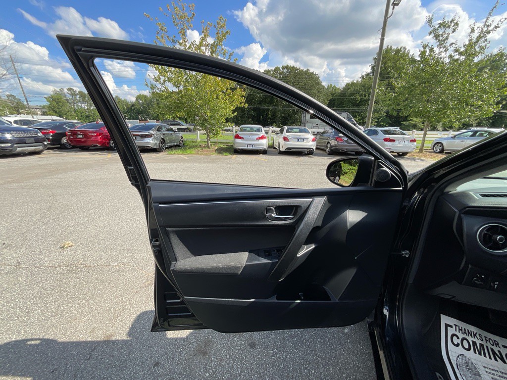 2018 Toyota Corolla Image 37