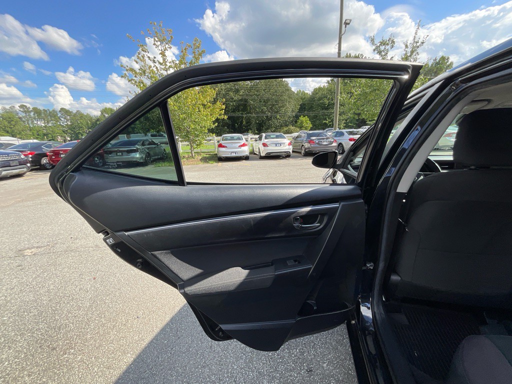 2018 Toyota Corolla Image 40