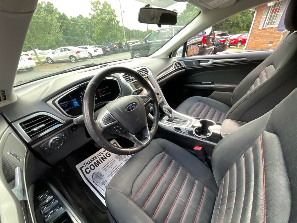 2016 Ford Fusion Image 15