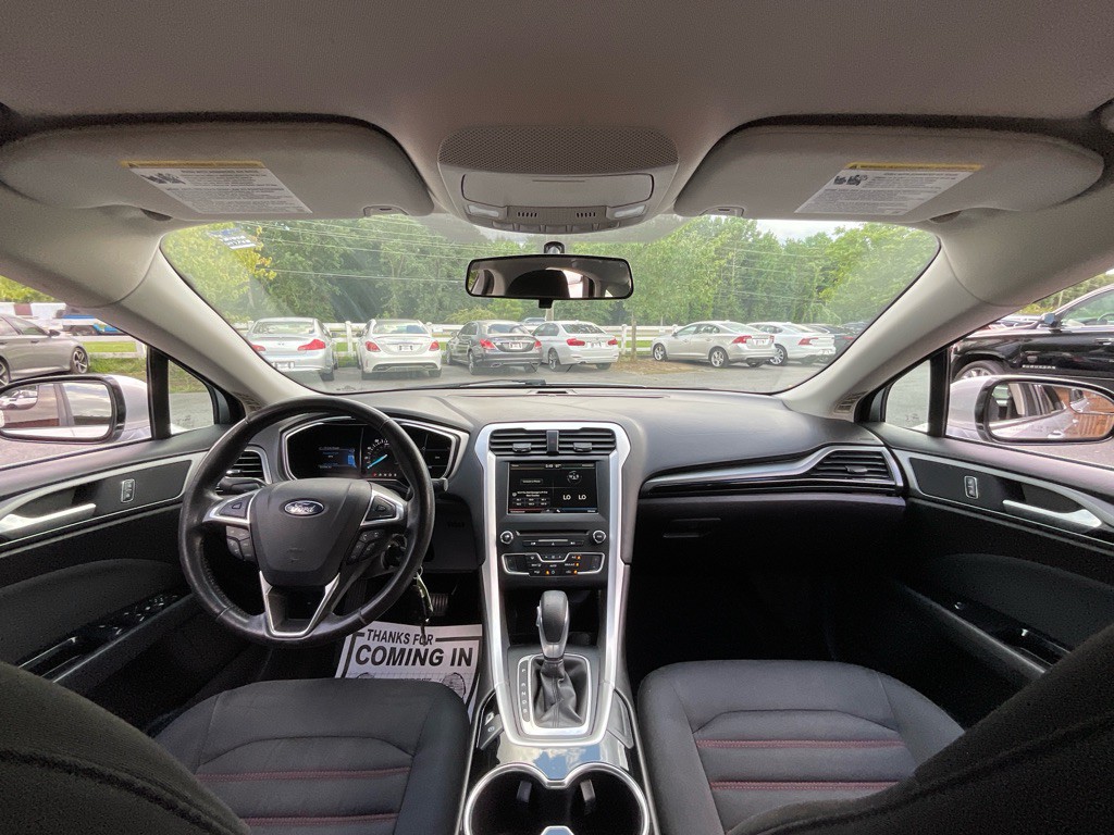 2016 Ford Fusion Image 20