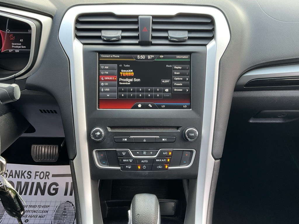 2016 Ford Fusion Image 22