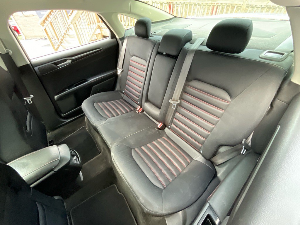 2016 Ford Fusion Image 29