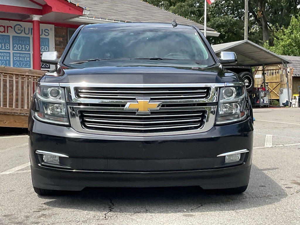 2016 Chevrolet Suburban Image 2