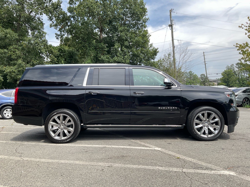 2016 Chevrolet Suburban Image 4