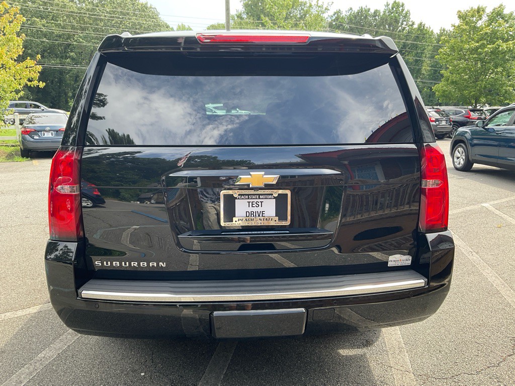 2016 Chevrolet Suburban Image 6