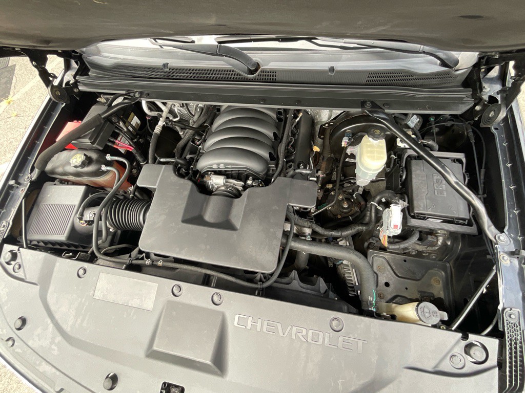 2016 Chevrolet Suburban Image 14