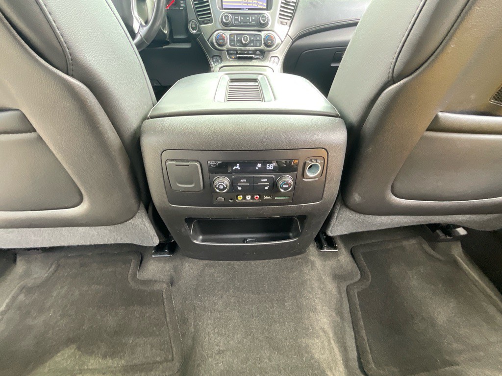 2016 Chevrolet Suburban Image 37