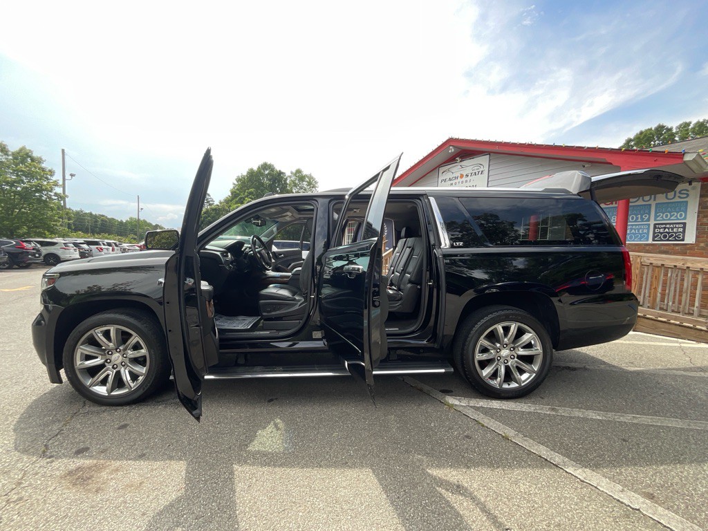 2016 Chevrolet Suburban Image 40