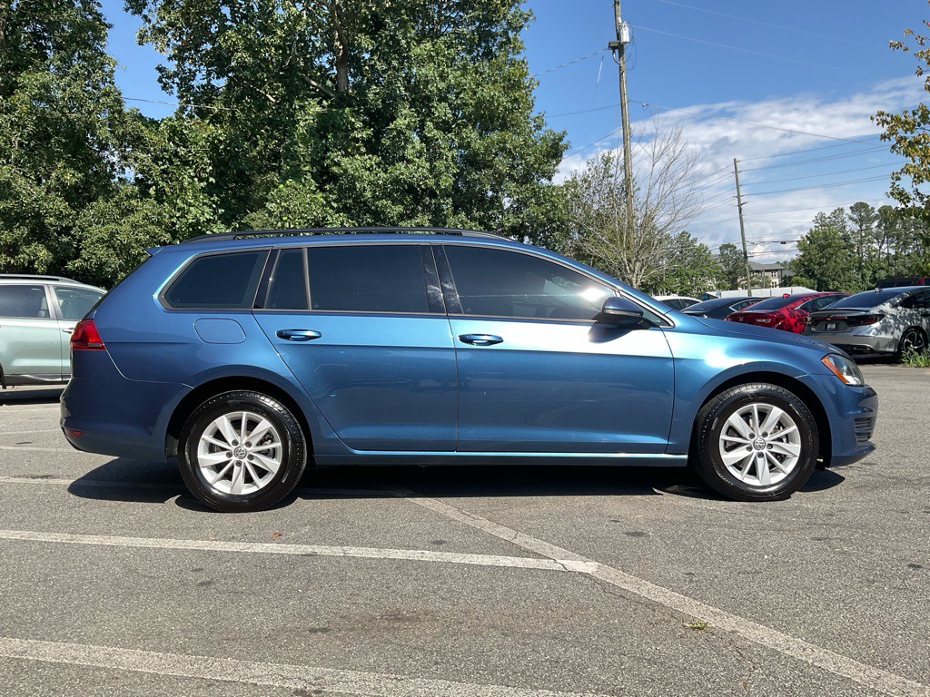 2017 Volkswagen Golf Image 4