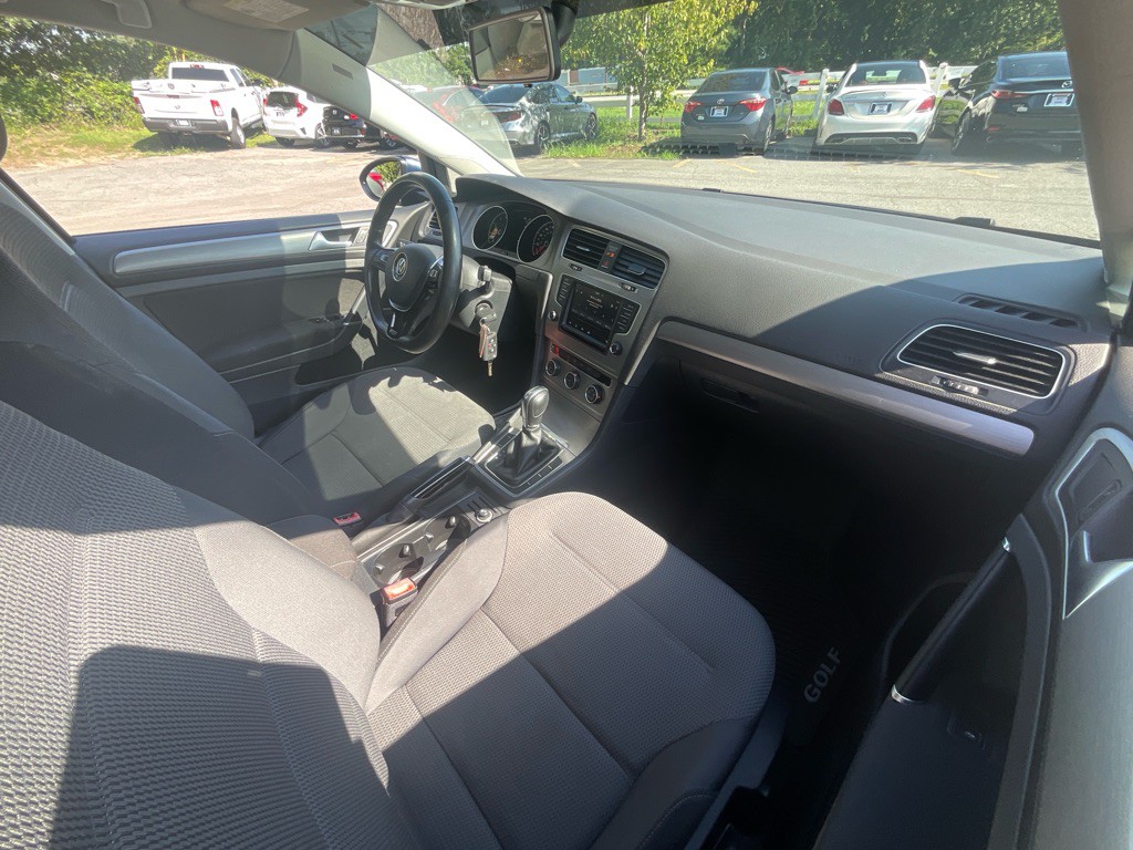 2017 Volkswagen Golf Image 18