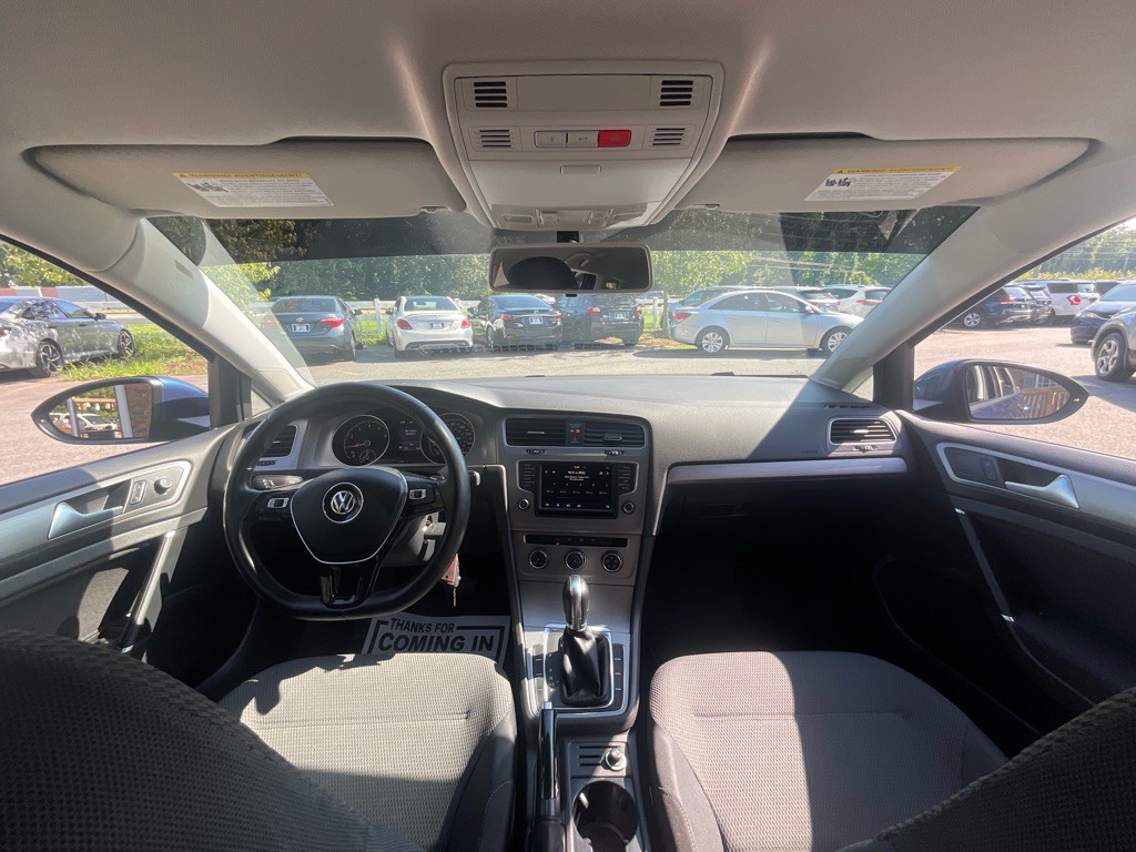 2017 Volkswagen Golf Image 20