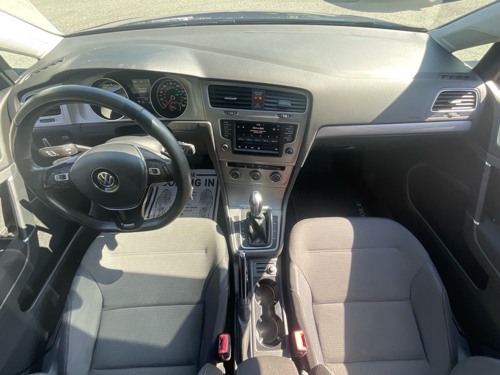 2017 Volkswagen Golf Image 21