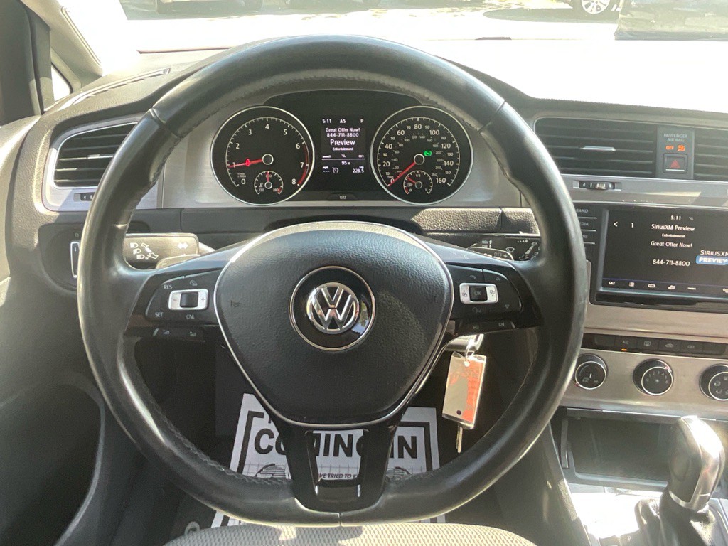 2017 Volkswagen Golf Image 23