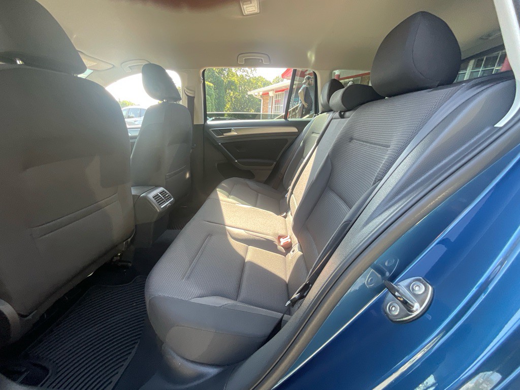 2017 Volkswagen Golf Image 27