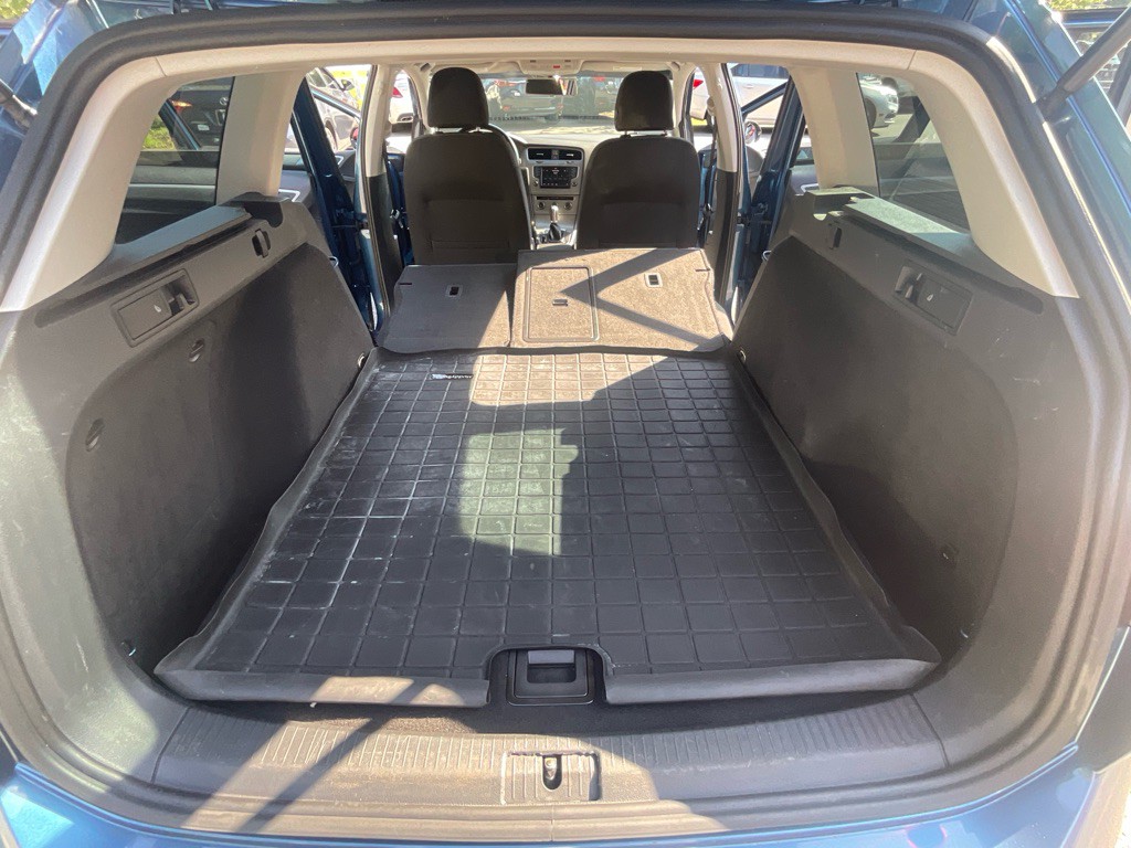 2017 Volkswagen Golf Image 38
