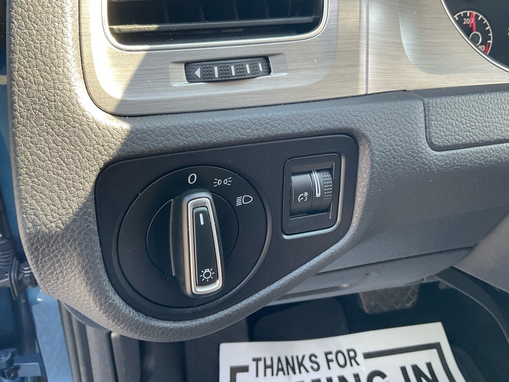2017 Volkswagen Golf Image 41