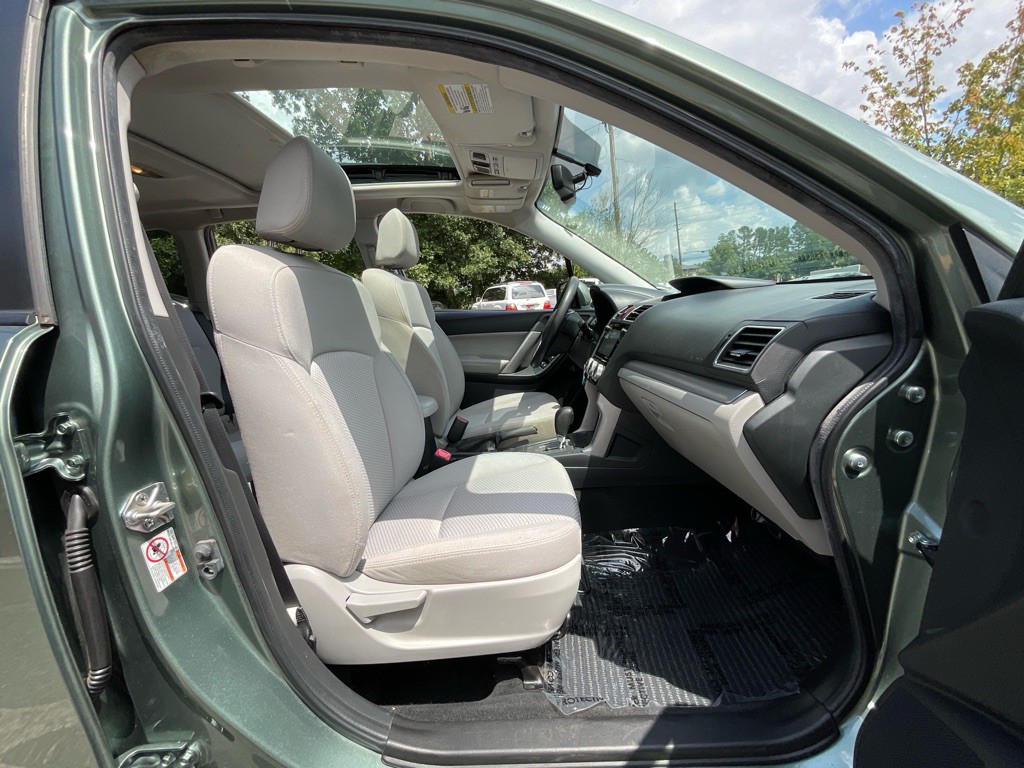 2016 Subaru Forester Image 17