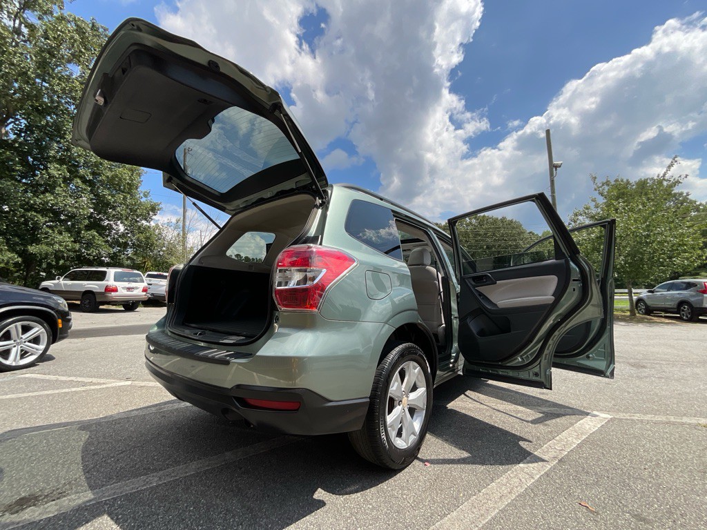 2016 Subaru Forester Image 35