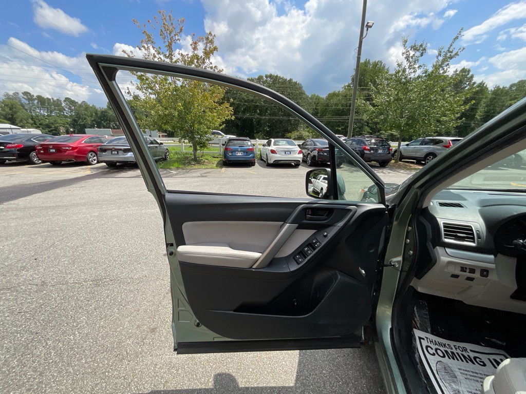 2016 Subaru Forester Image 39