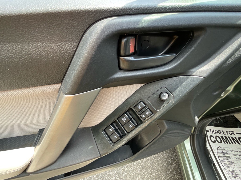 2016 Subaru Forester Image 40