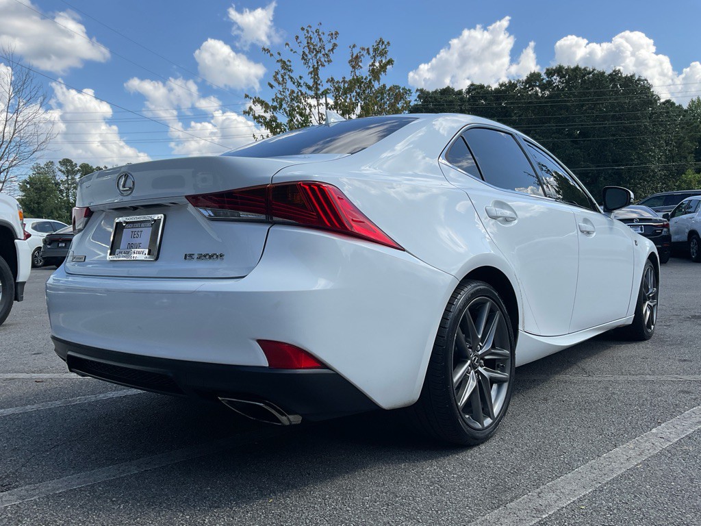 2017 Lexus IS 200t Image 5