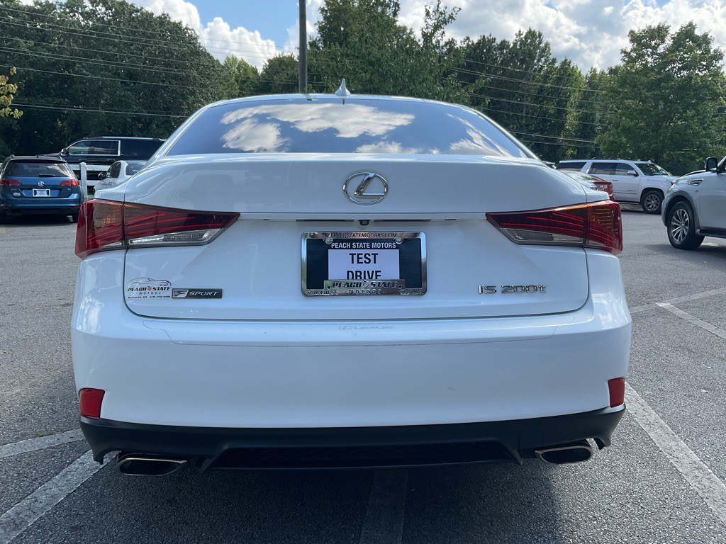 2017 Lexus IS 200t Image 6