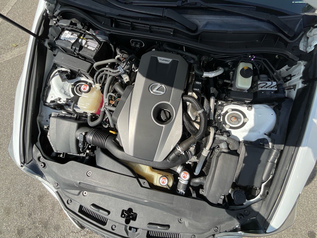 2017 Lexus IS 200t Image 13